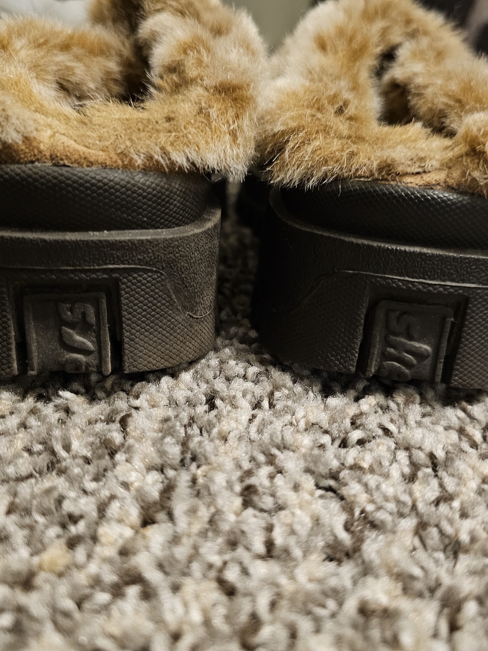Skechers Tan Faux Fur Lined Chunky Sole Slip-On Size 6 - Picture 6 of 7